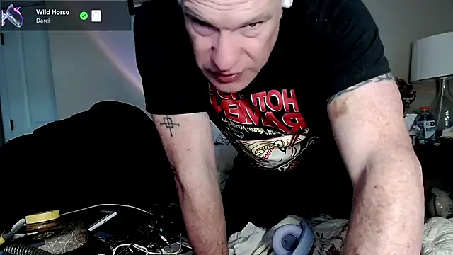 Snarfle82 online show from 11.04.25