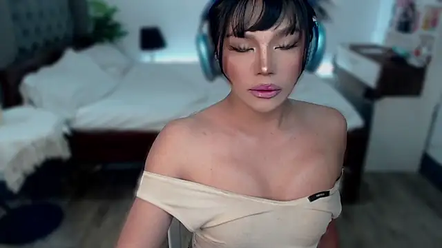 Snapshot of liaa_lurrecams chatting on 11.27.25 liaa lurrecams online show from 11.27.25