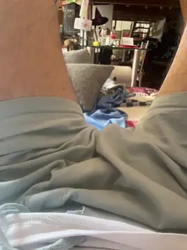 Snapshot of simoninside25 chatting on 09.20.25 simoninside25 online show from 09.20.25