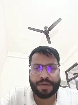 Snapshot of hindisexboy25year chatting on 11.20.25 hindisexboy25year online show from 11.20.25