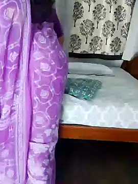 Snapshot of Indian_desi_wife chatting on 12.18.24 Indian desi wife online show from 12.18.24