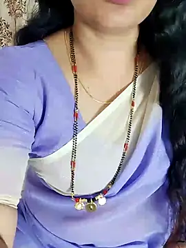 Snapshot of Indian_desi_wife chatting on 12.20.24 Indian desi wife online show from 12.20.24