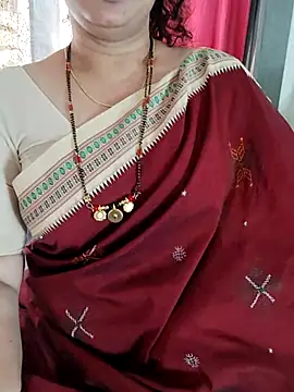 Snapshot of Indian_desi_wife chatting on 01.08.25 Indian desi wife online show from 01.08.25