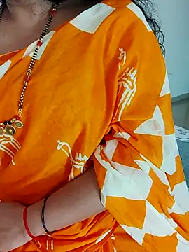 Snapshot of Indian_desi_wife chatting on 02.14.25 Indian desi wife online show from 02.14.25