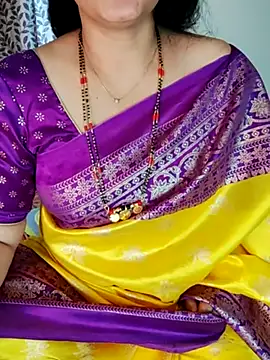 Snapshot of Indian_desi_wife chatting on 02.28.25 Indian desi wife online show from 02.28.25