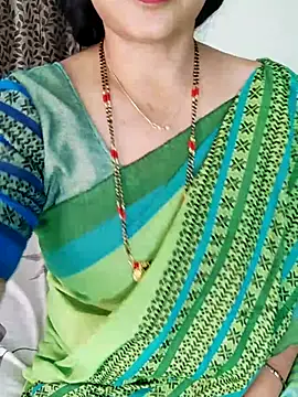 Snapshot of Indian_desi_wife chatting on 03.18.25 Indian desi wife online show from 03.18.25