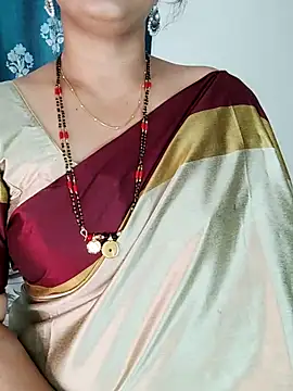 Snapshot of Indian_desi_wife chatting on 09.13.25 Indian desi wife online show from 09.13.25