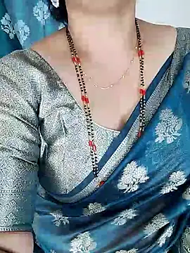 Snapshot of Indian_desi_wife chatting on 09.15.25 Indian desi wife online show from 09.15.25