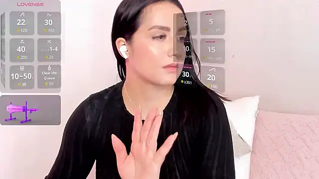 Snapshot of Alexxandra_12 chatting on 01.31.25 Alexxandra 12 online show from 01.31.25