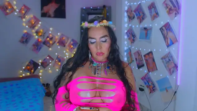 Snapshot of sweet_vanessa_22 chatting on 02.28.25 sweet vanessa 22 online show from 02.28.25