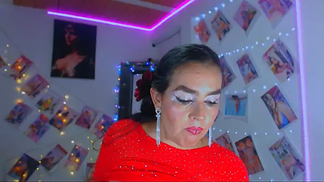 Snapshot of sweet_vanessa_22 chatting on 03.16.25 sweet vanessa 22 online show from 03.16.25