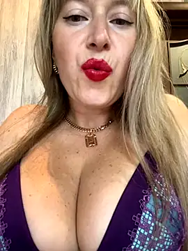 Snapshot of Kittenforyou chatting on 10.23.25 Kittenforyou online show from 10.23.25