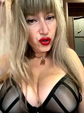 Snapshot of Kittenforyou chatting on 11.06.25 Kittenforyou online show from 11.06.25