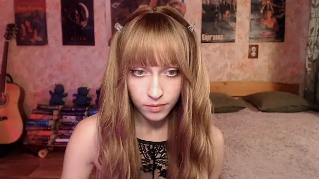 Snapshot of Friendly_Ellie chatting on 07.17.26 Friendly Ellie online show from 07.17.26
