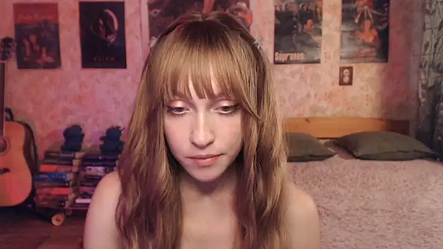 Snapshot of Friendly_Ellie chatting on 07.20.26 Friendly Ellie online show from 07.20.26