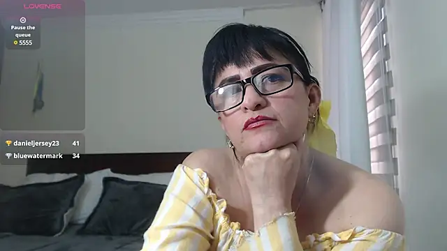 Snapshot of ISABEEL_SOFIA01 chatting on 01.31.25 ISABEEL SOFIA01 online show from 01.31.25