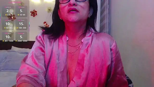 Snapshot of ISABEEL_SOFIA01 chatting on 09.27.25 ISABEEL SOFIA01 online show from 09.27.25