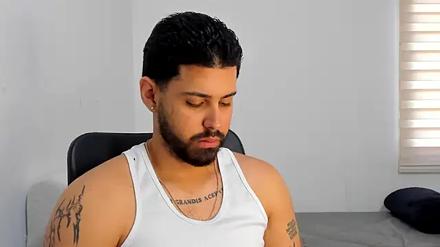 Justyn Torres online show from 10.24.25