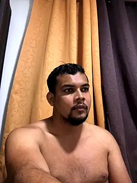 Snapshot of ElsecretodeBruno chatting on 11.29.25 ElsecretodeBruno online show from 11.29.25
