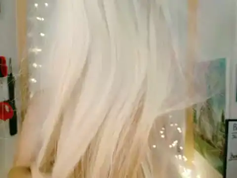 Snapshot of victorialotus chatting on 09.30.25 victorialotus online show from 09.30.25