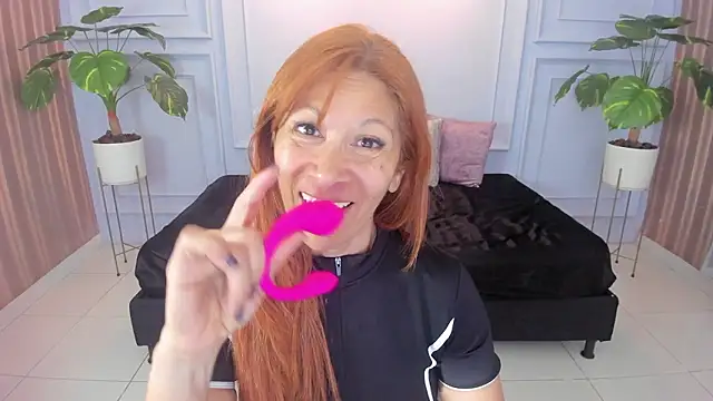 Snapshot of cintiagreyx chatting on 03.14.26 cintiagreyx online show from 03.14.26