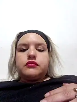 Snapshot of shaynarg chatting on 10.17.25 shaynarg online show from 10.17.25