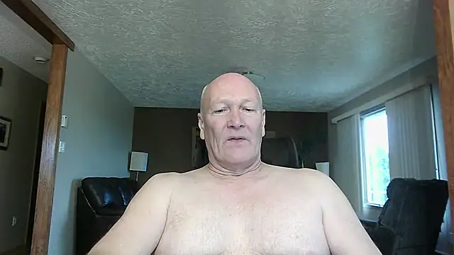 Snapshot of BasicAnt chatting on 11.07.25 BasicAnt online show from 11.07.25