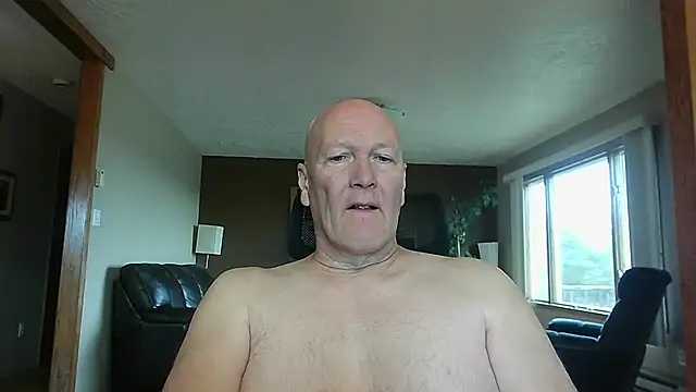 Snapshot of BasicAnt chatting on 11.17.25 BasicAnt online show from 11.17.25