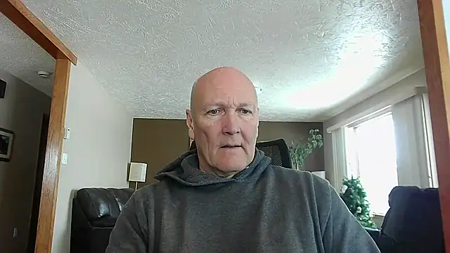 Snapshot of BasicAnt chatting on 12.03.25 BasicAnt online show from 12.03.25