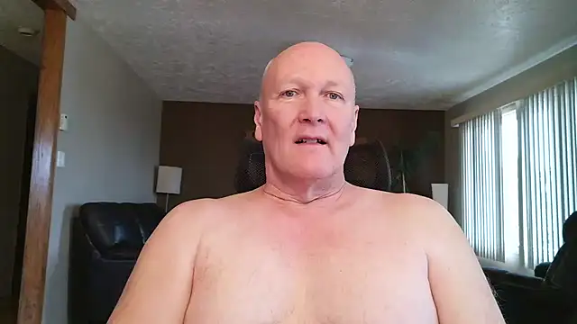 Snapshot of BasicAnt chatting on 01.13.26 BasicAnt online show from 01.13.26