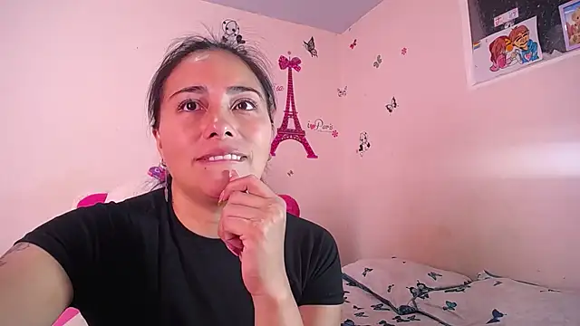 Snapshot of hanna_girl21 chatting on 02.25.26 hanna girl21 online show from 02.25.26