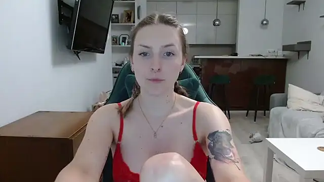 Snapshot of illusorycat chatting on 09.15.25 illusorycat online show from 09.15.25
