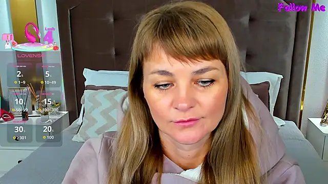 annasimonsj online show from 10.15.25