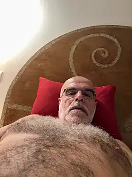 Snapshot of exhibcho chatting on 05.26.26 exhibcho online show from 05.26.26