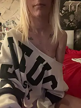 MarikaWild93 online show from 03.19.26