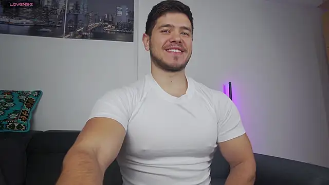 Snapshot of Arilas_ chatting on 11.15.25 Arilas online show from 11.15.25