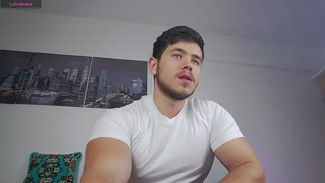 Snapshot of Arilas_ chatting on 11.21.25 Arilas online show from 11.21.25