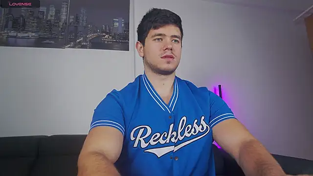 Snapshot of Arilas_ chatting on 12.02.25 Arilas online show from 12.02.25