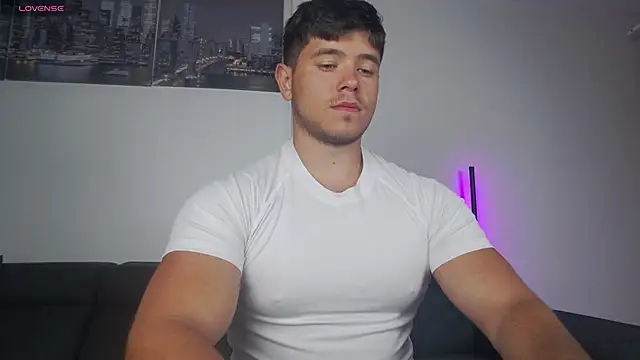 Snapshot of Arilas_ chatting on 12.18.25 Arilas online show from 12.18.25