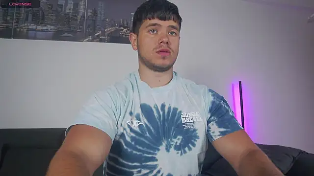 Snapshot of Arilas_ chatting on 12.20.25 Arilas online show from 12.20.25