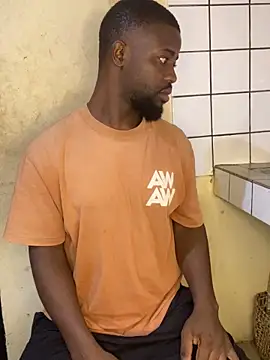 Snapshot of vannycov chatting on 09.09.25 vannycov online show from 09.09.25