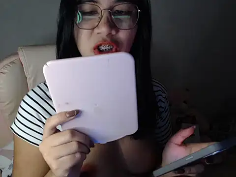 TransPetite1 online show from 11.14.25