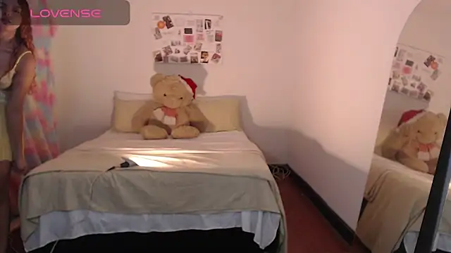 ValienteGirl  online show from 11.26.25