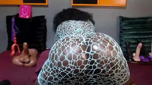 Snapshot of DarkNSpicy4U chatting on 11.26.25 DarkNSpicy4U online show from 11.26.25