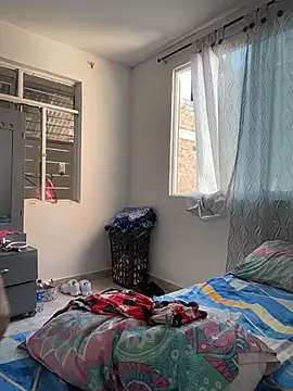 Snapshot of Elena222_ chatting on 12.13.25 Elena222 online show from 12.13.25