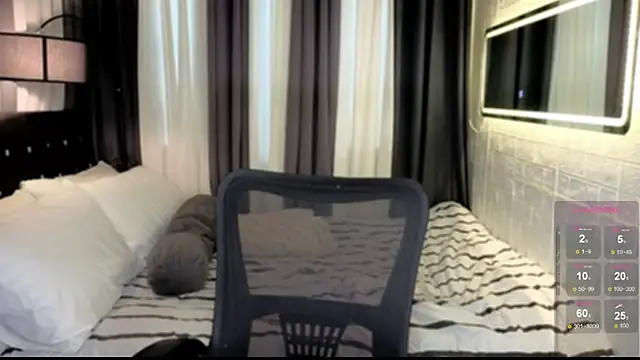 Snapshot of ThegirlNamedMaria chatting on 12.18.25 ThegirlNamedMaria online show from 12.18.25