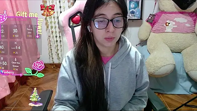 Snapshot of Maggie_Fox3 chatting on 11.17.25 Maggie Fox3 online show from 11.17.25