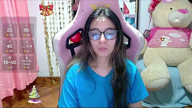 Snapshot of Maggie_Fox3 chatting on 11.23.25 Maggie Fox3 online show from 11.23.25