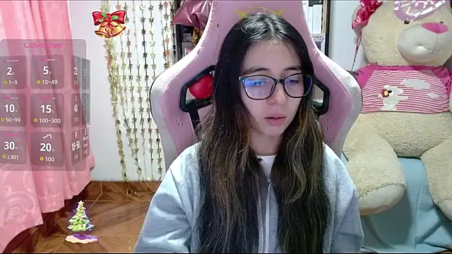 Snapshot of Maggie_Fox3 chatting on 11.24.25 Maggie Fox3 online show from 11.24.25