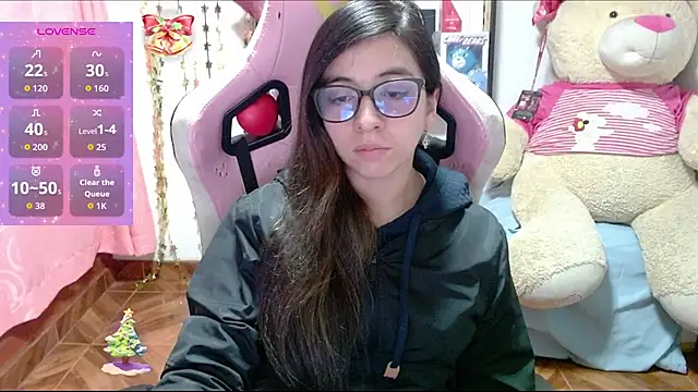 Snapshot of Maggie_Fox3 chatting on 12.15.25 Maggie Fox3 online show from 12.15.25